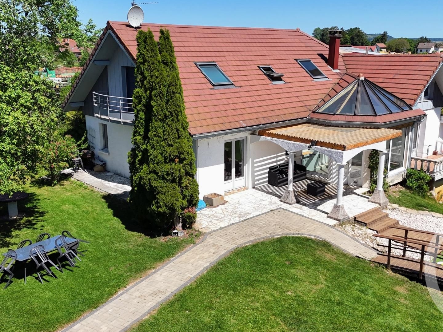 Maison à vendre - 8 pièces - 177m2 - Pierrefontaine-Le... (25510)