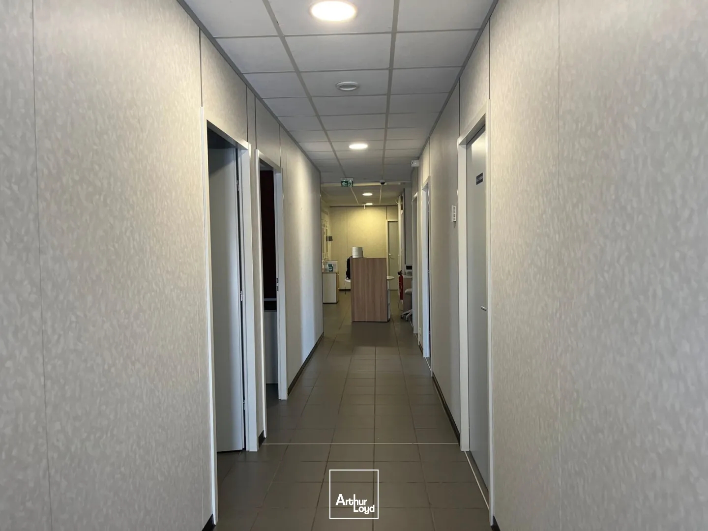 Bureaux à vendre - 597m2 - Neuilly-En-Thelle (60530)