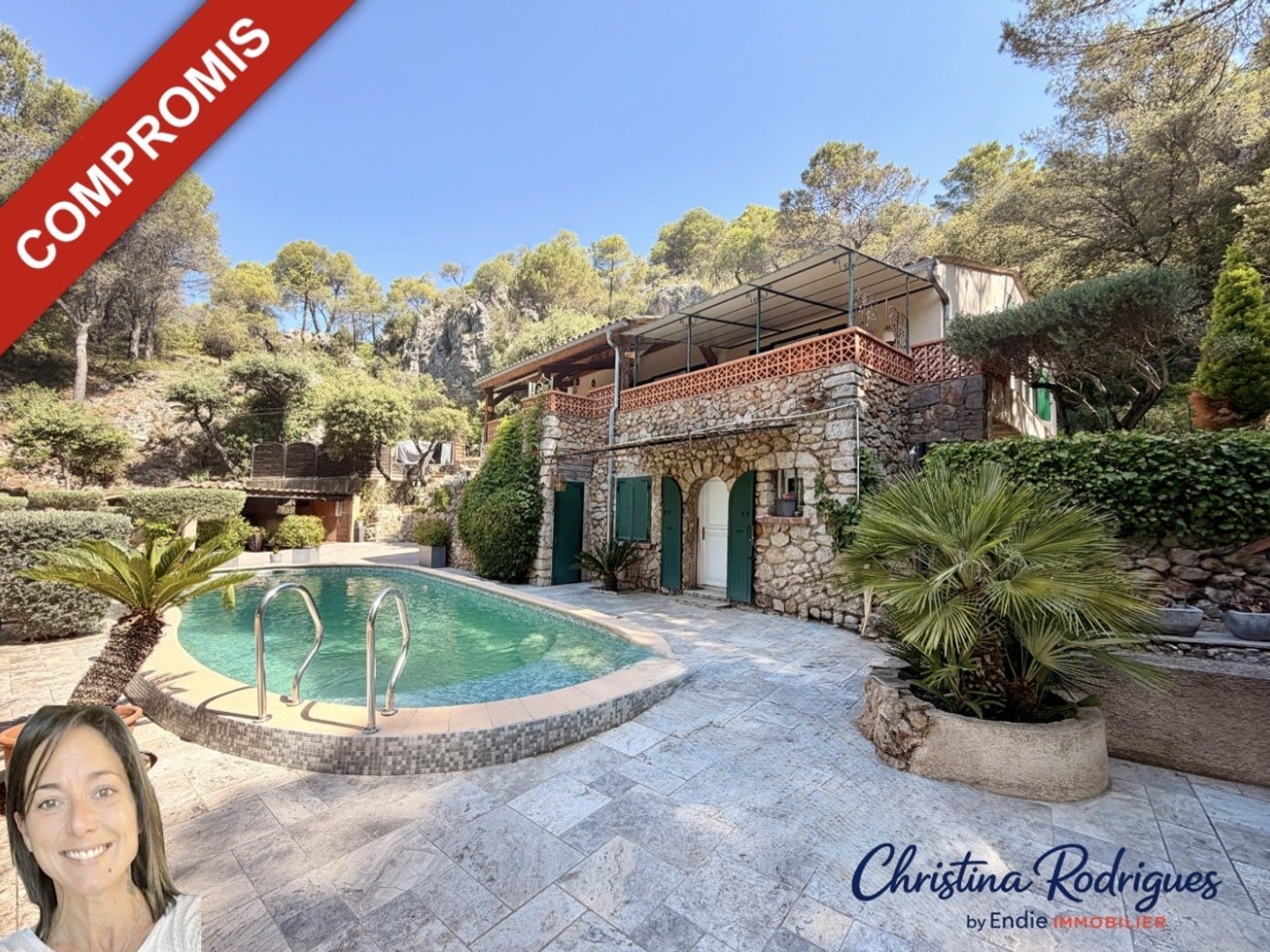 VILLECROZE VILLA T4 PISCINE CARPORT CUISINE D'ETE