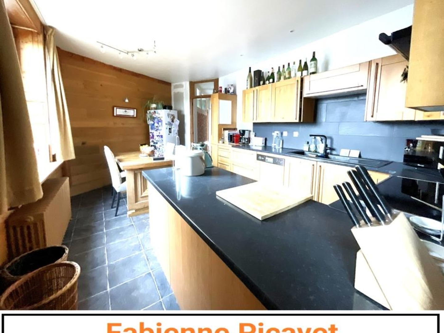 Appartement à vendre - 6 pièces - 177m2 - Croix (59170)