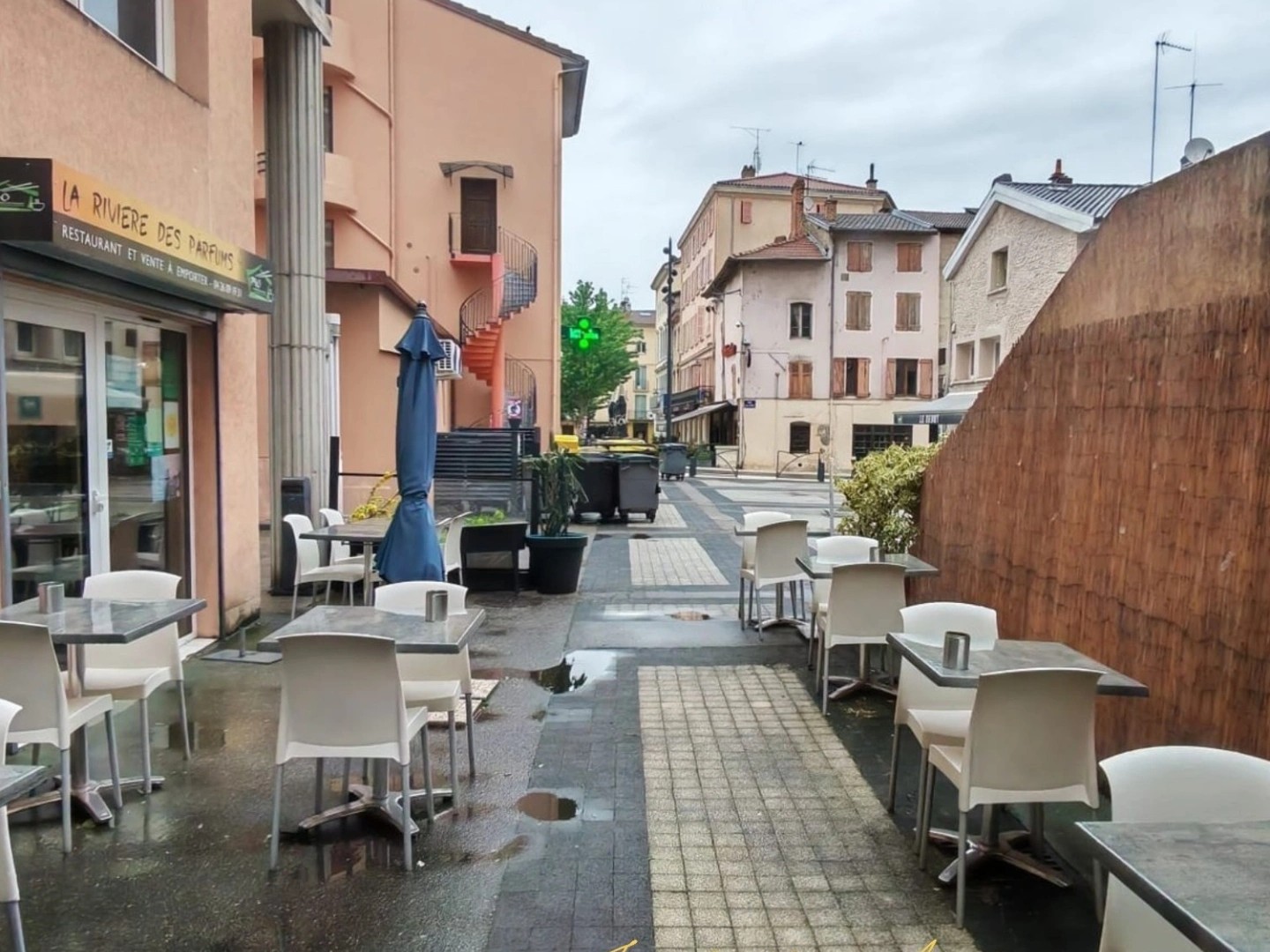 Magasin à vendre - 5 pièces - Bourgoin-Jallieu (38300)