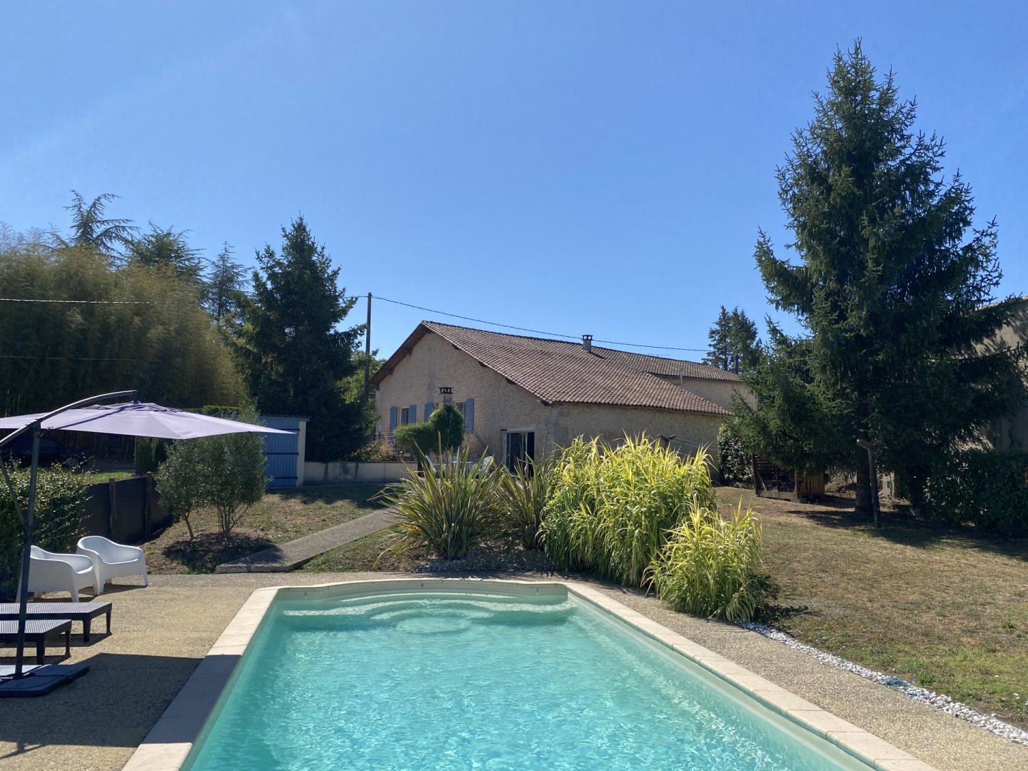 Charmante Propriété 3 Chambres avec Piscine Chauffée - Proche d'Aubeterre-sur-Dronne