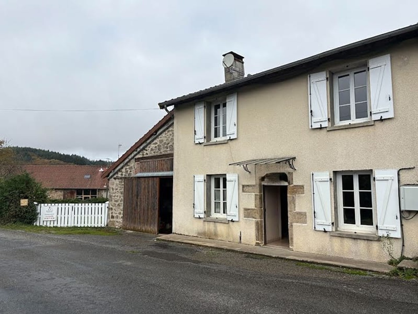 Maison à vendre - 5 pièces - 100m2 - Peyrat-Le-Château (87470)
