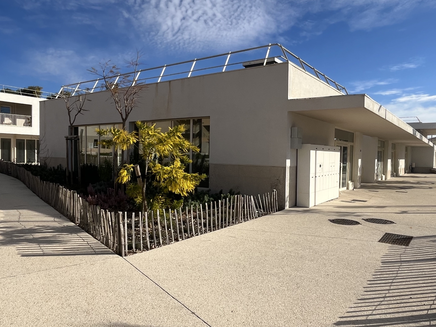 Locaux à vendre - 150m2 - Hyères (83400)