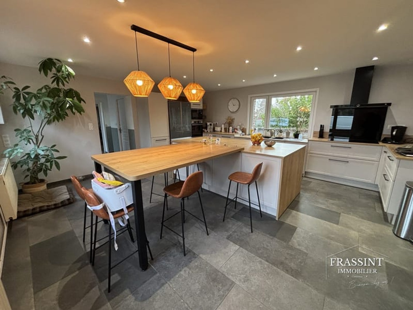 Maison 6 pièces 200 m²