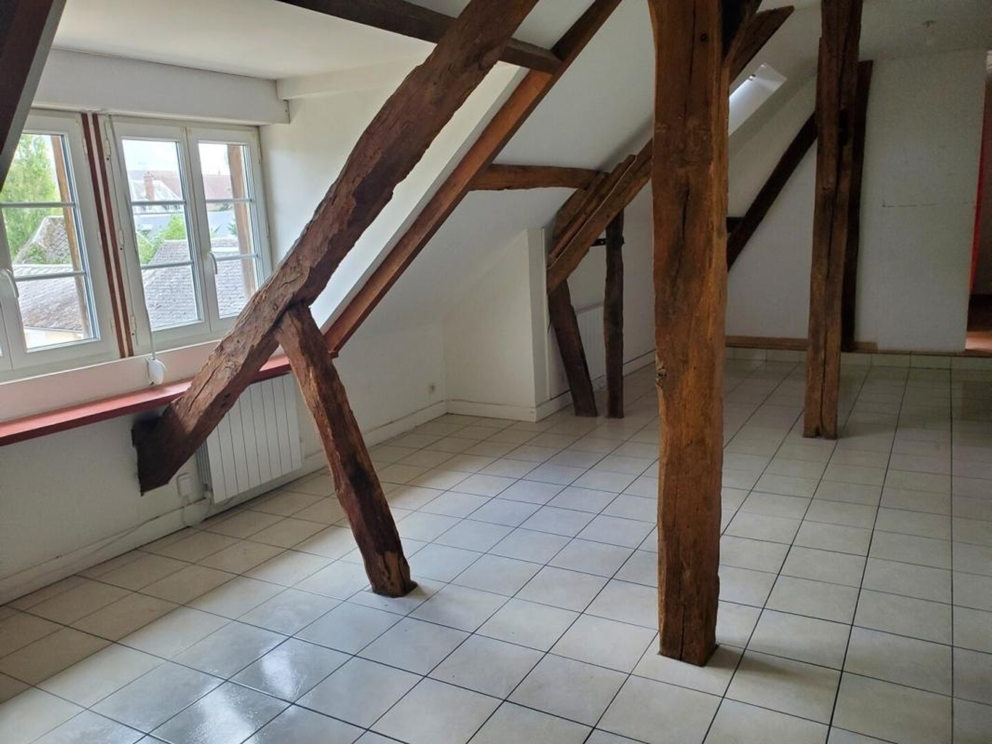 Appartement centre ville Verneuil /Avre en duplex au 2 eme étage