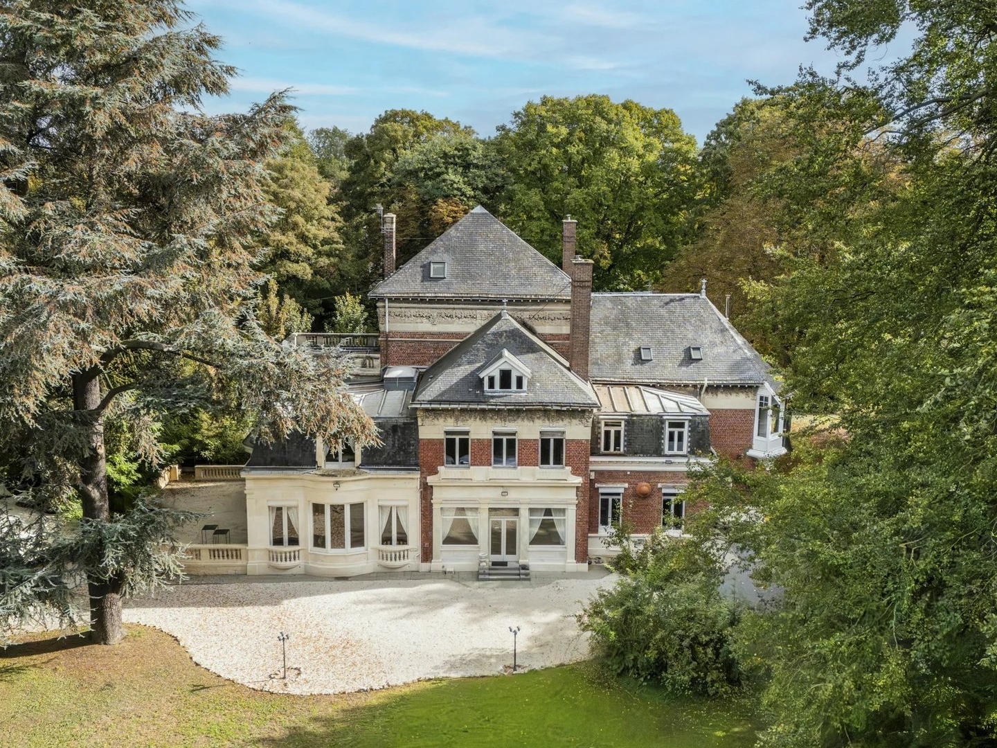 Manoir De Caractere Avec 2 Hectares