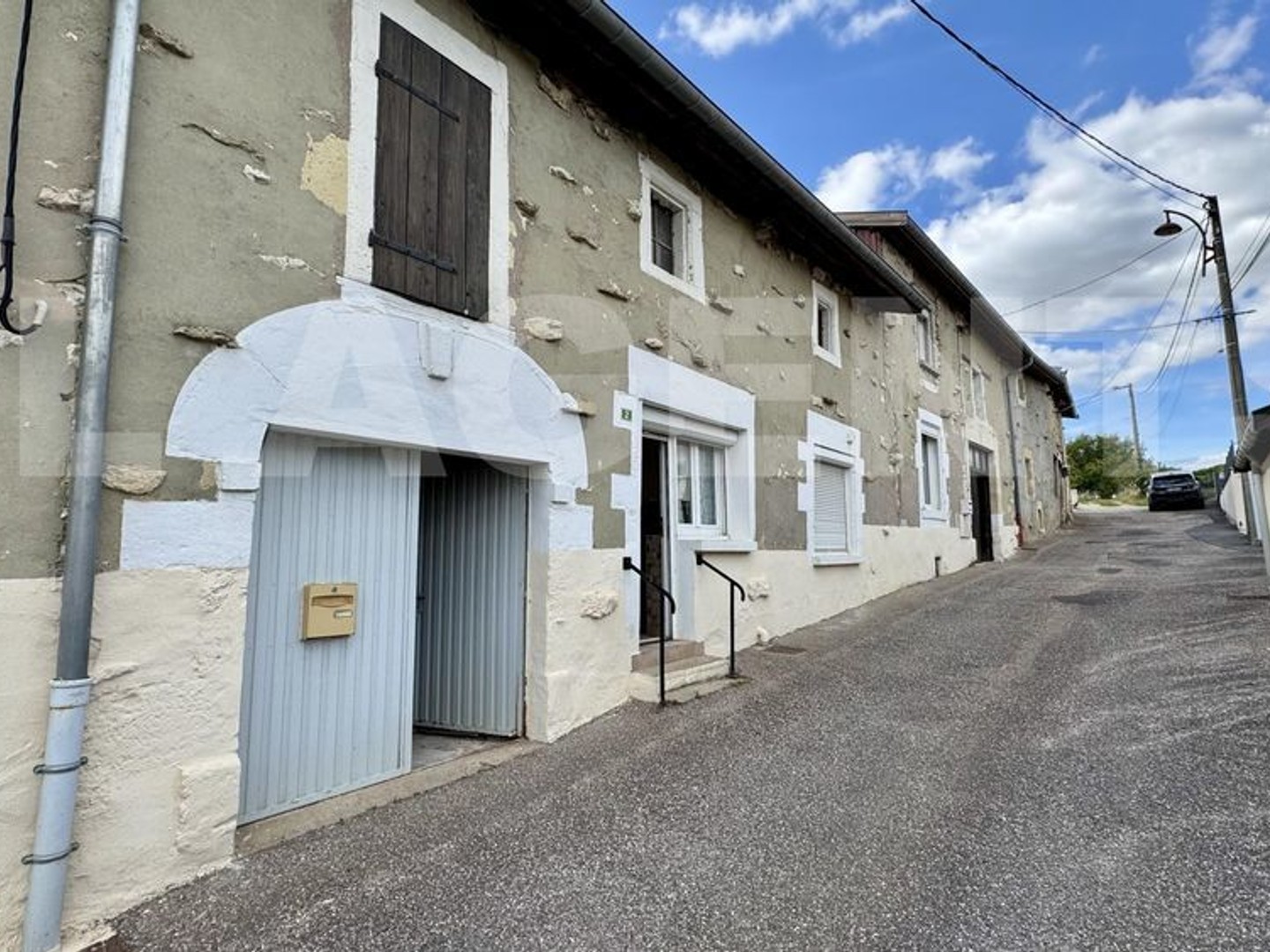 Deux habitations avec grange