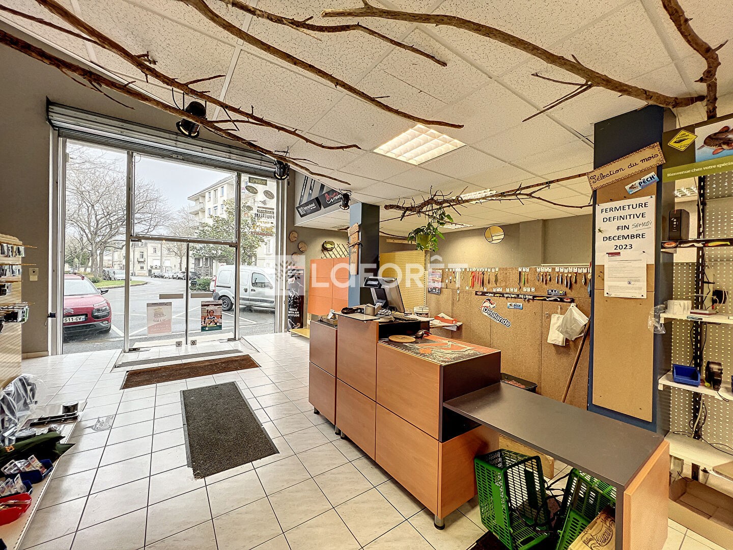 Local d'activité 268 m²