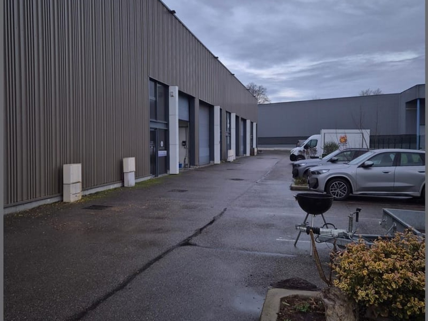 Bureaux 2 pièces 180 m²