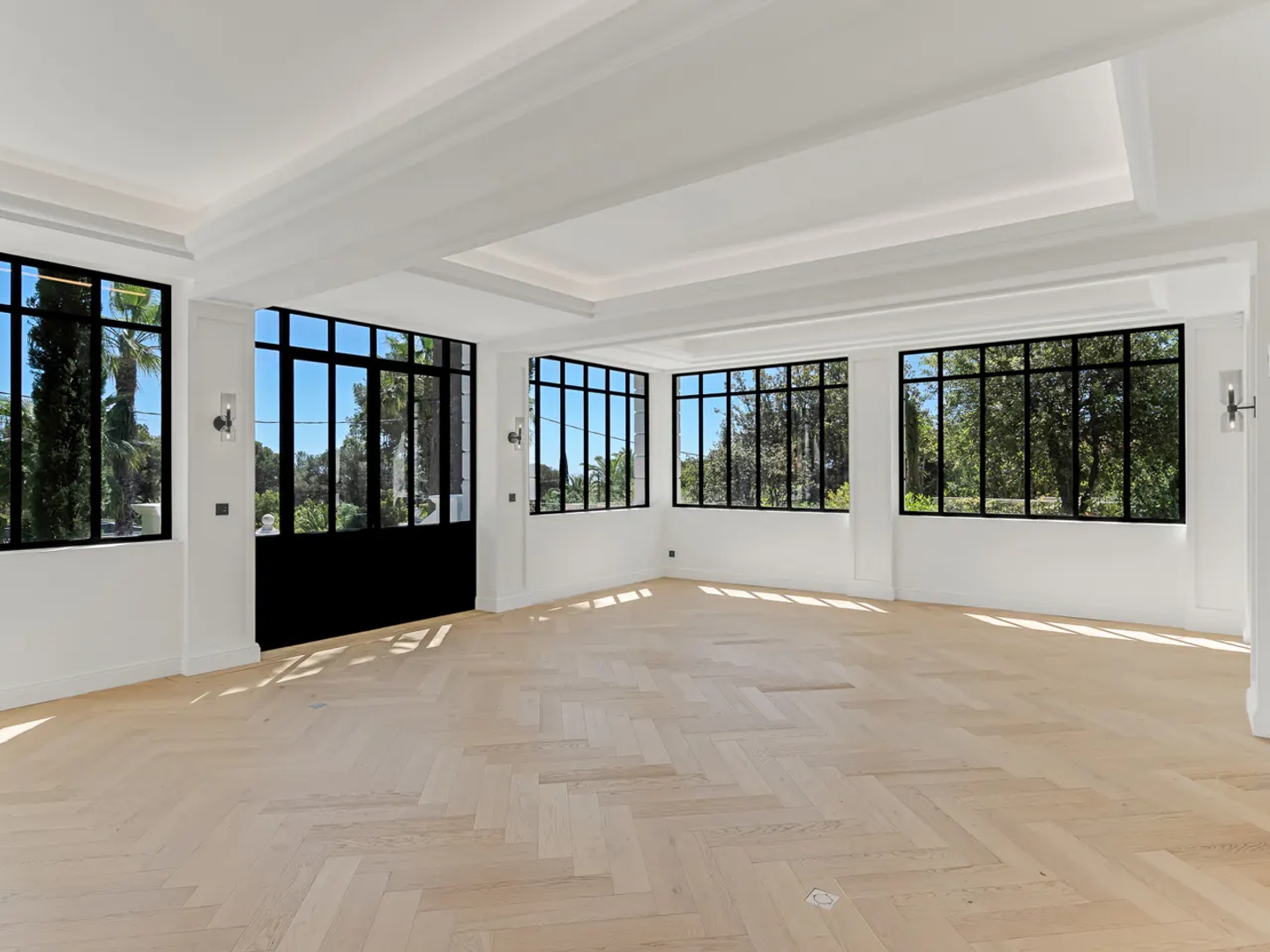 Maison à vendre - 10 pièces - 410m2 - Saint-Raphaël (83700)