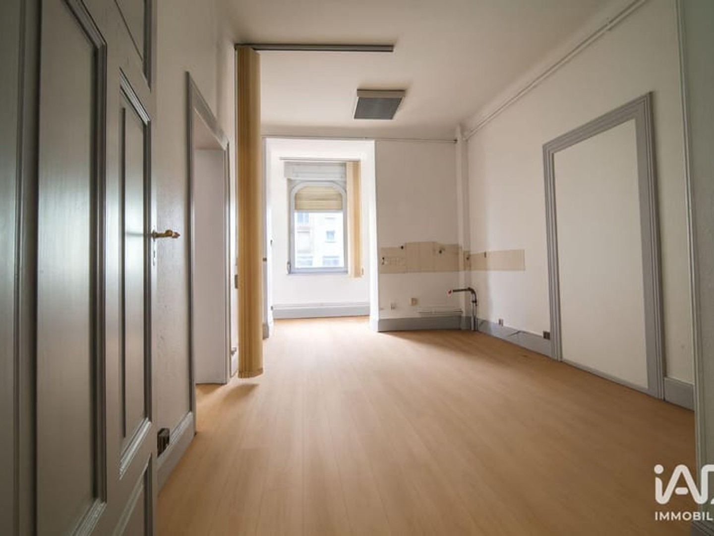 Immeuble commercial 7 pièces 158 m²