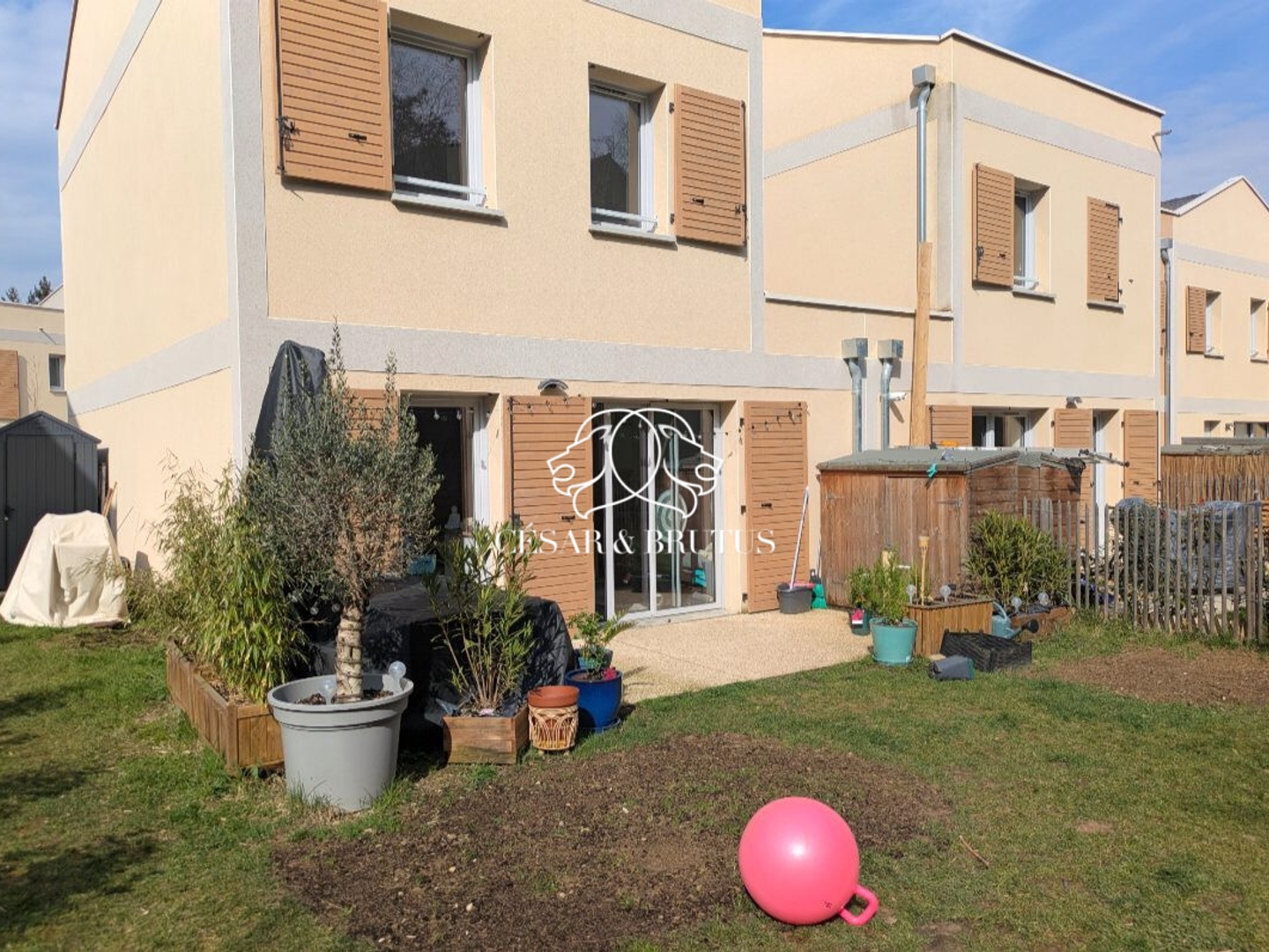 Vends maison - 84 m² - 4 pièces, 3 chambres - Fontaines-Saint-Martin 69270