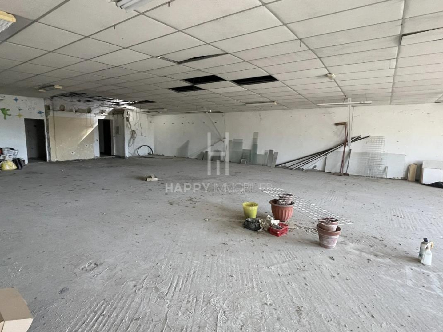 Maison à vendre - 5 pièces - 285m2 - Saint-Martin-De-Crau (13310)