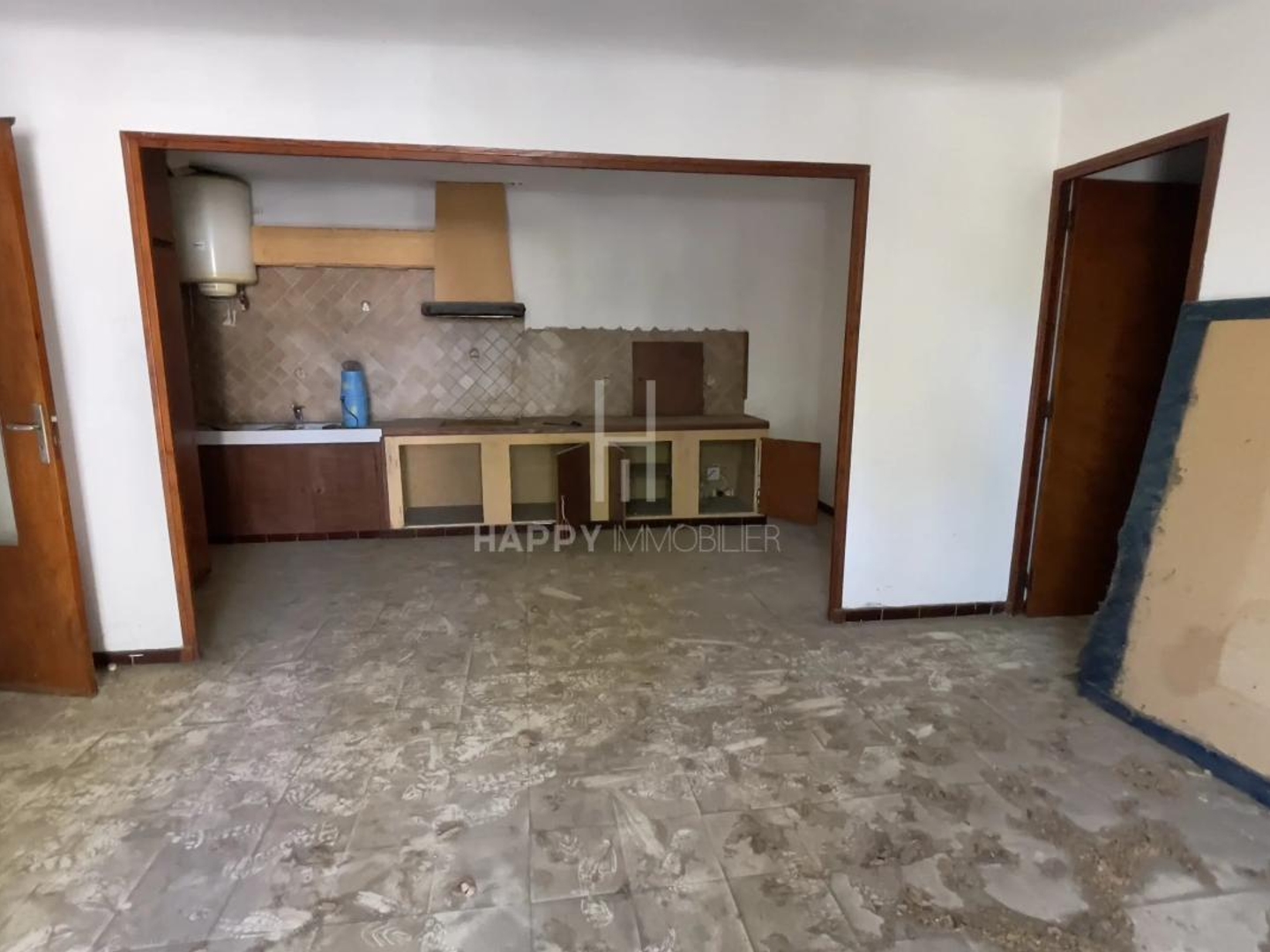 Maison à vendre - 5 pièces - 285m2 - Saint-Martin-De-Crau (13310)