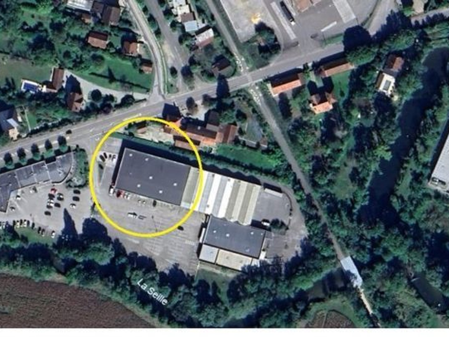 Locaux à vendre - 1500m2 - Bletterans (39140)