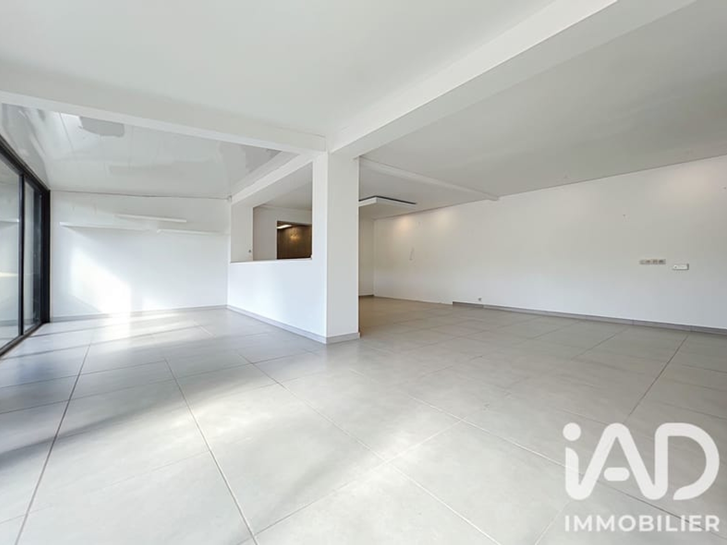 Locaux à vendre - 1 pièce - 300m2 - Monteux (84170)