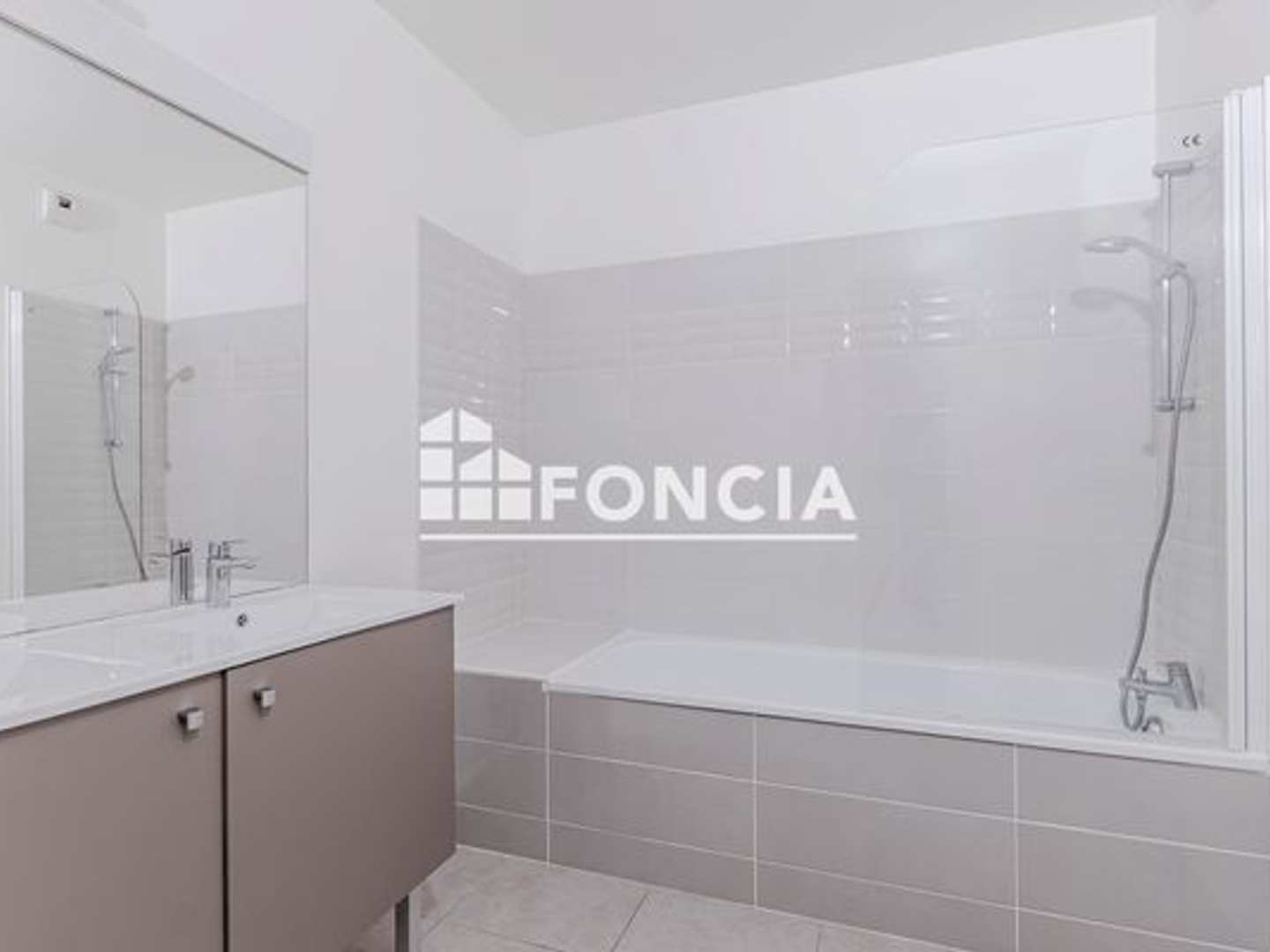 Appartement à vendre - 4 pièces - 74m2 - Tours (37100)