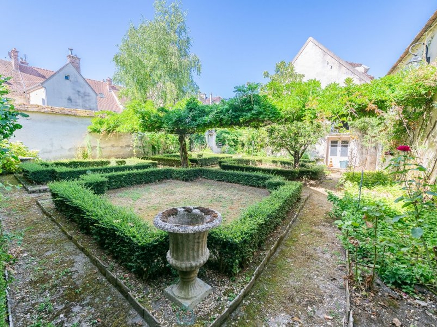Maison à vendre - 8 pièces - 323m2 - Moret-Loing-Et-Or... (77250)