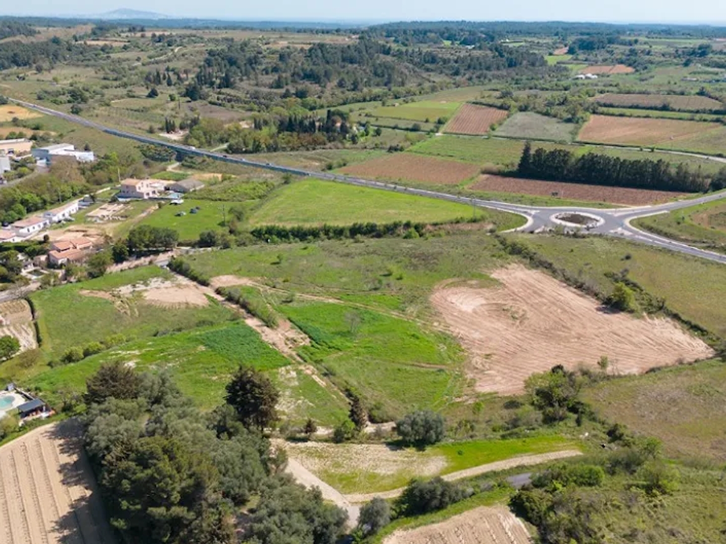 Terrain 214 m²