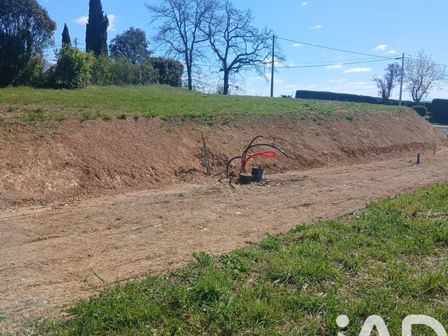 Terrain 697 m²
