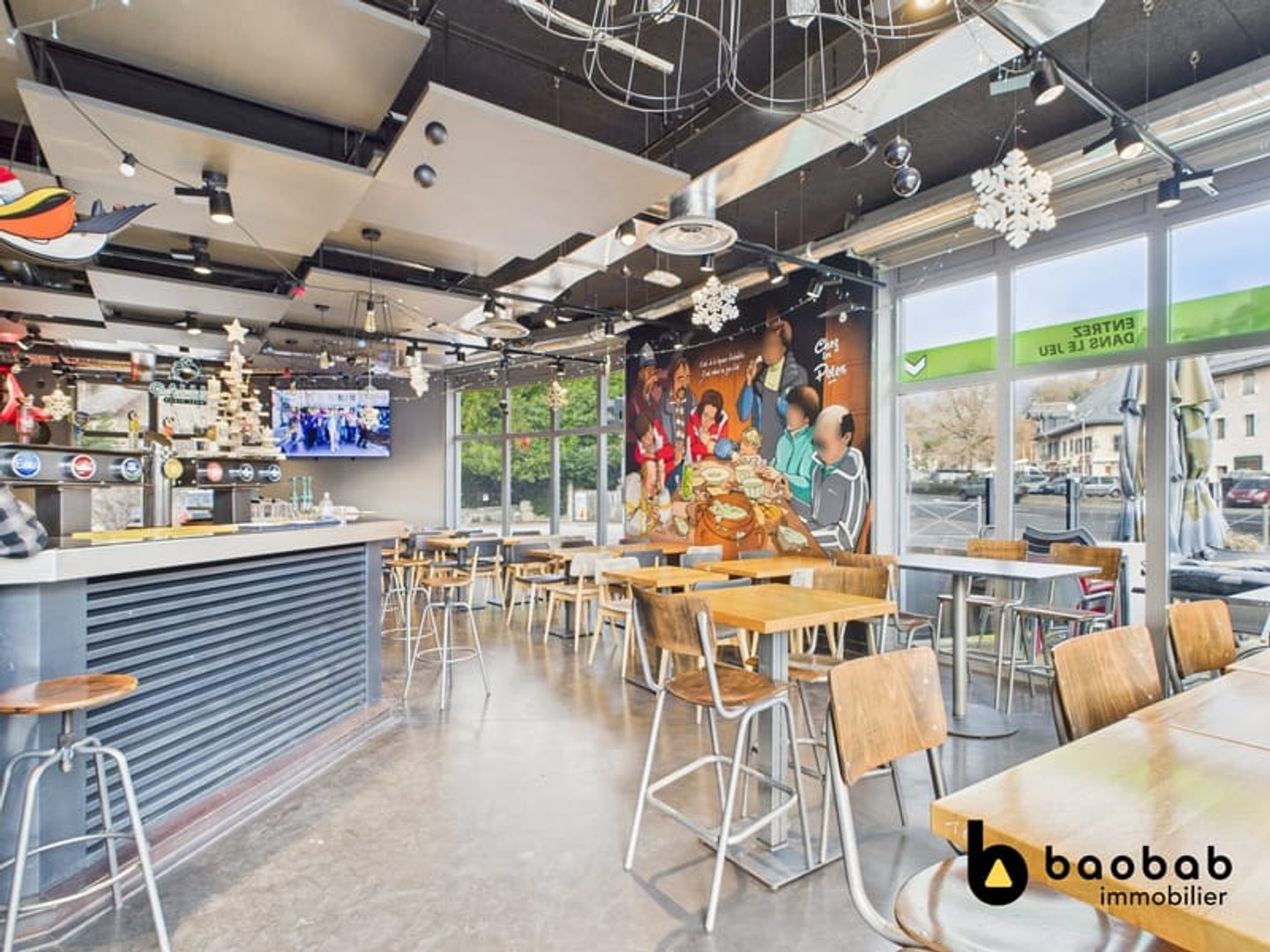 Local commercial 200 m²