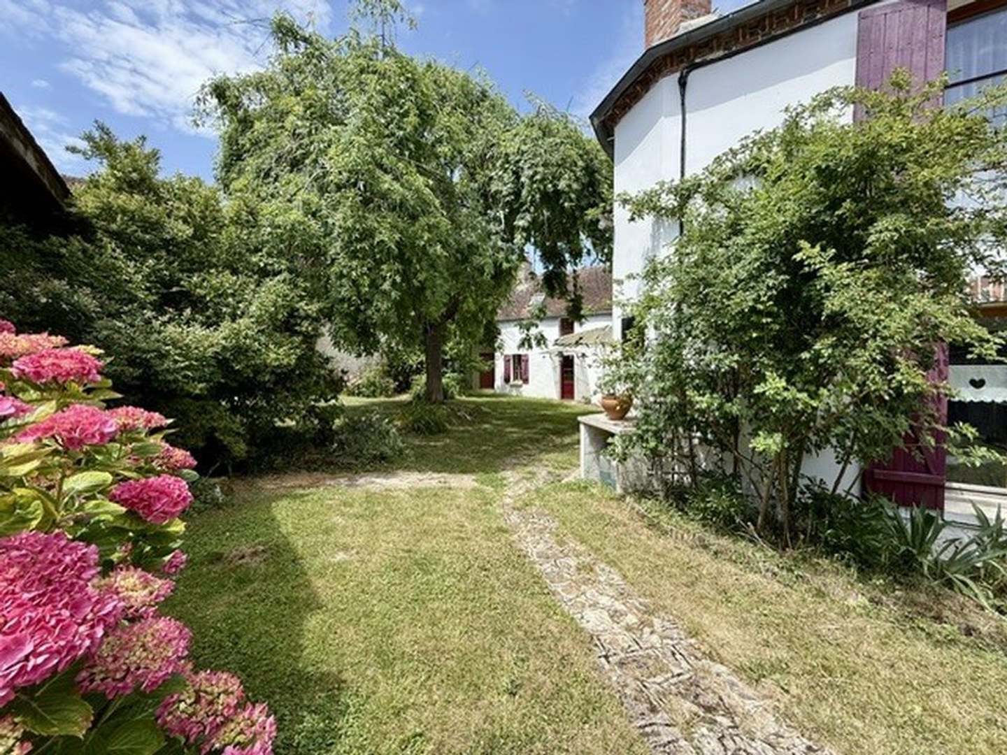 A VENDRE : ENSEMBLE IMMOBILIER DE CHARME AVEC DEUX MAISONS ET