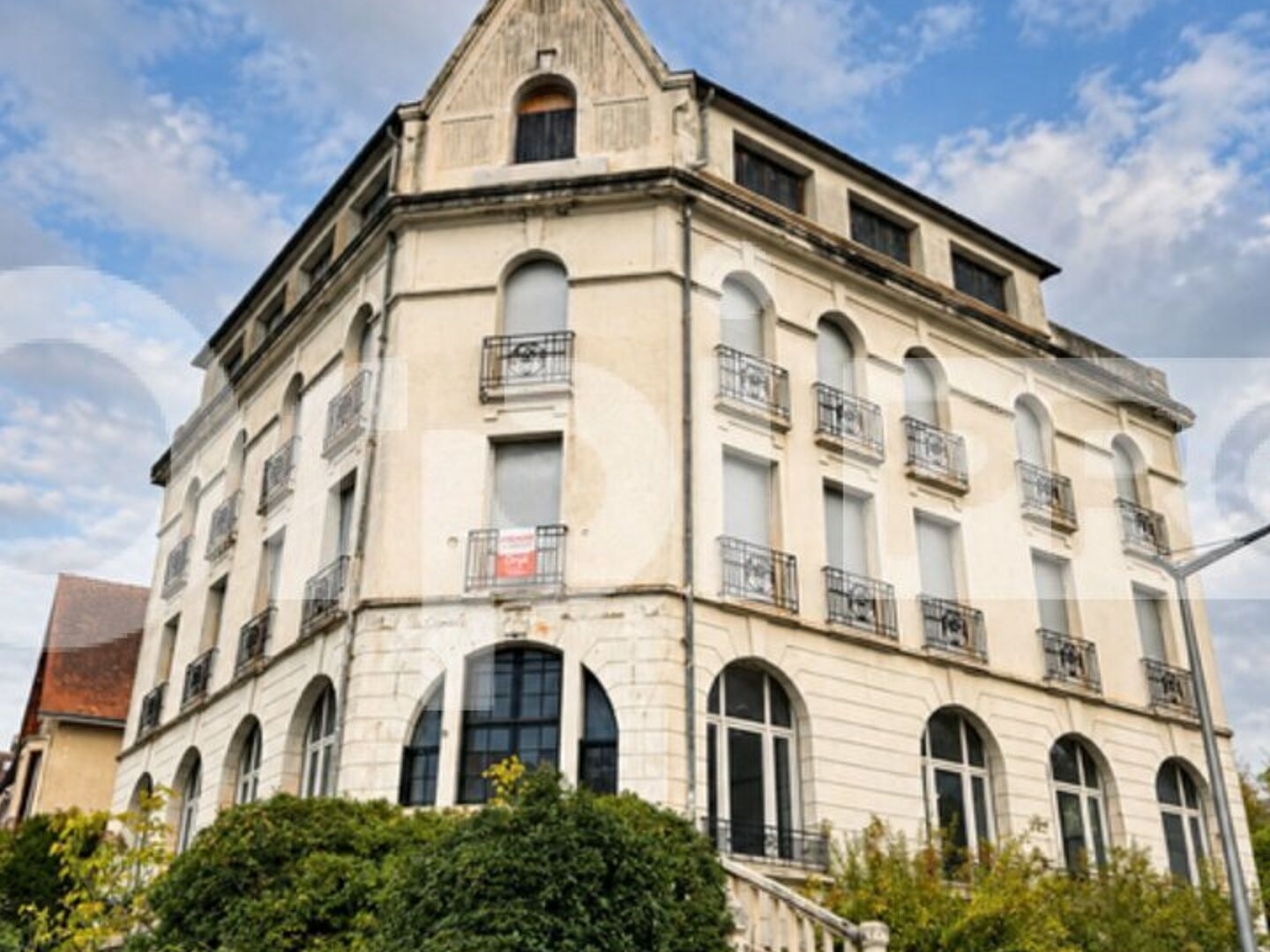 Bureaux 793 m²