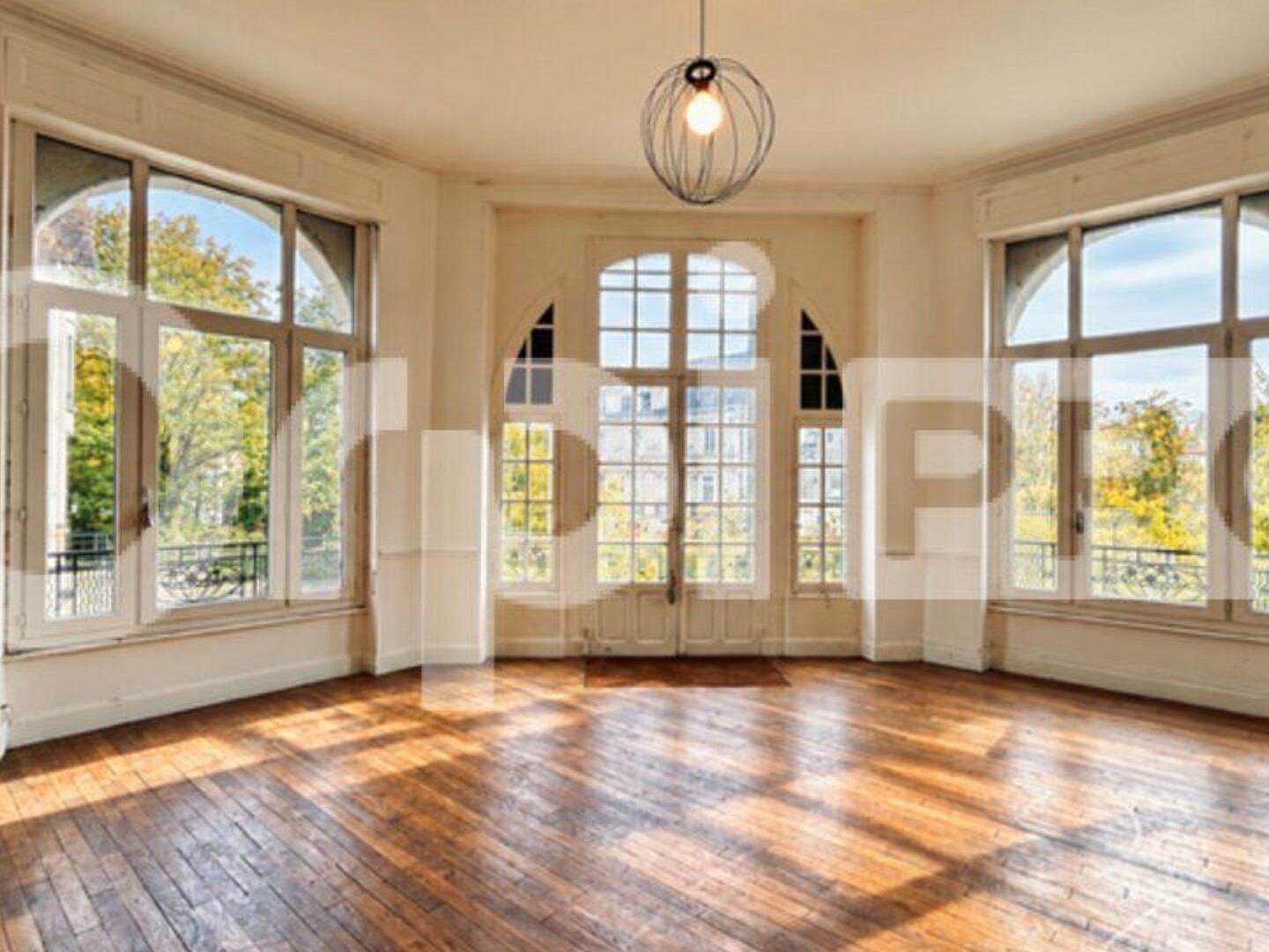 Bureaux à vendre - 793m2 - Néris-Les-Bains (03310)