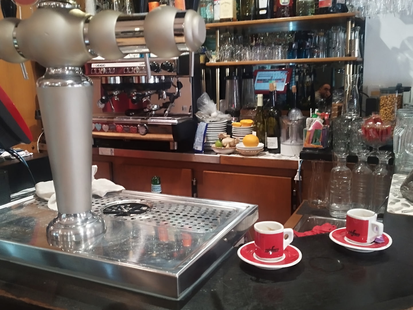 LEVALLOIS RESTAURANT EXTRACTION 400 MM GAZ DE 115 M2 AVEC 70 PLACES, EMPLACEMENT STRATÉGIQUE ET FORT POTENT