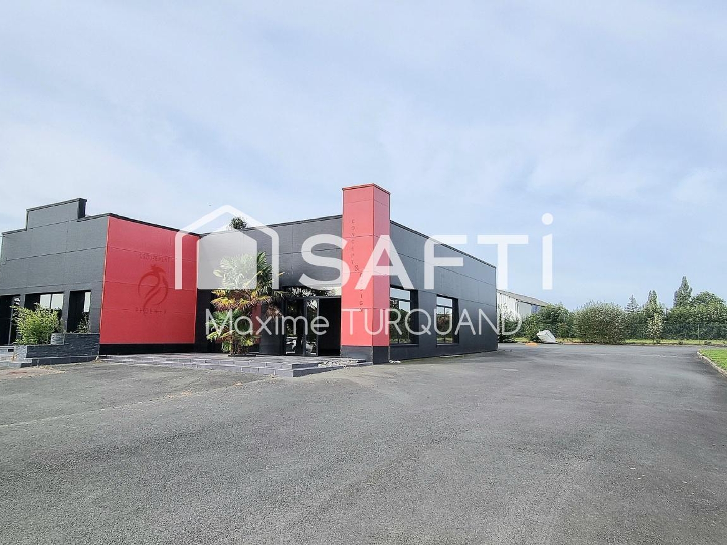 Bâtiment commercial 270m², 2651 m² de terrain.