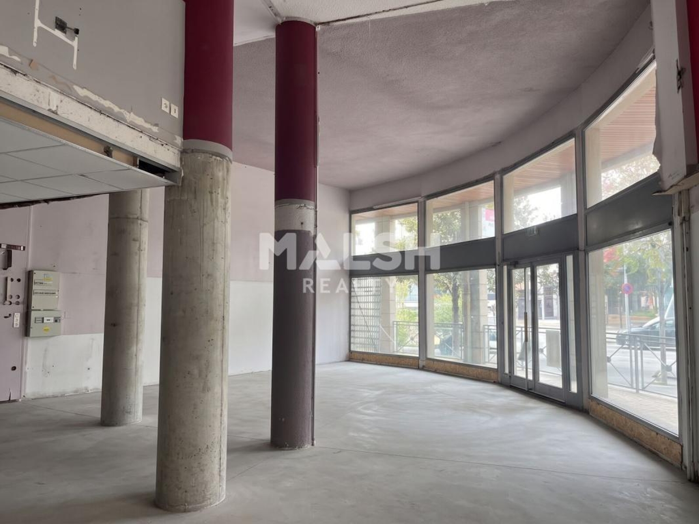 CALUIRE ET CUIRE - Local commercial de 300 m² - A LOUER