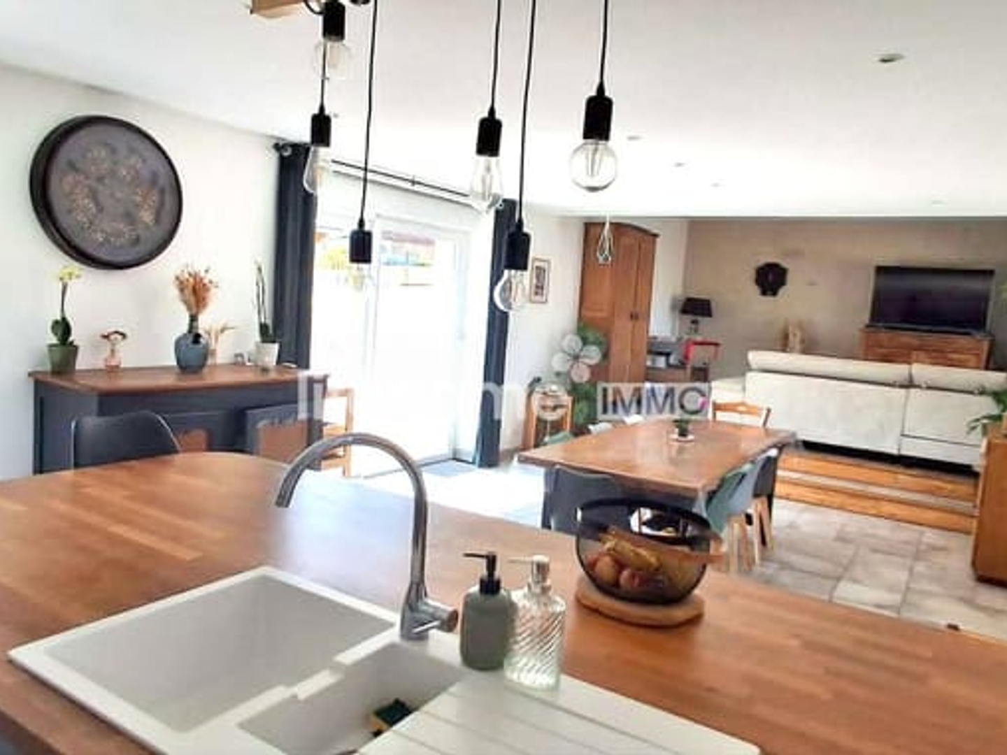 Maison à vendre - 7 pièces - 135m2 - La Roche-Clermault (37500)