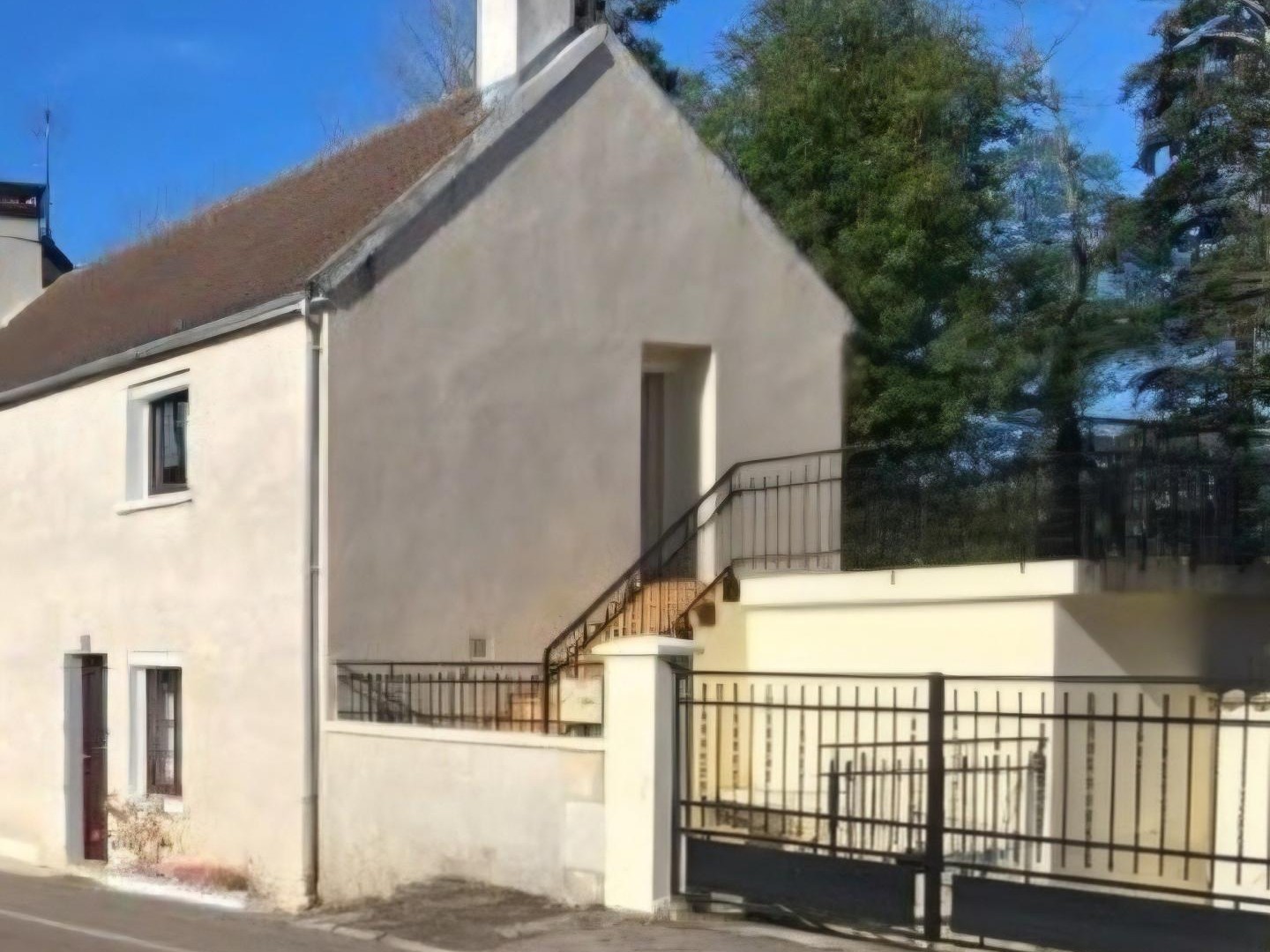 Maison entretenue, centre-ville AVALLON à pied