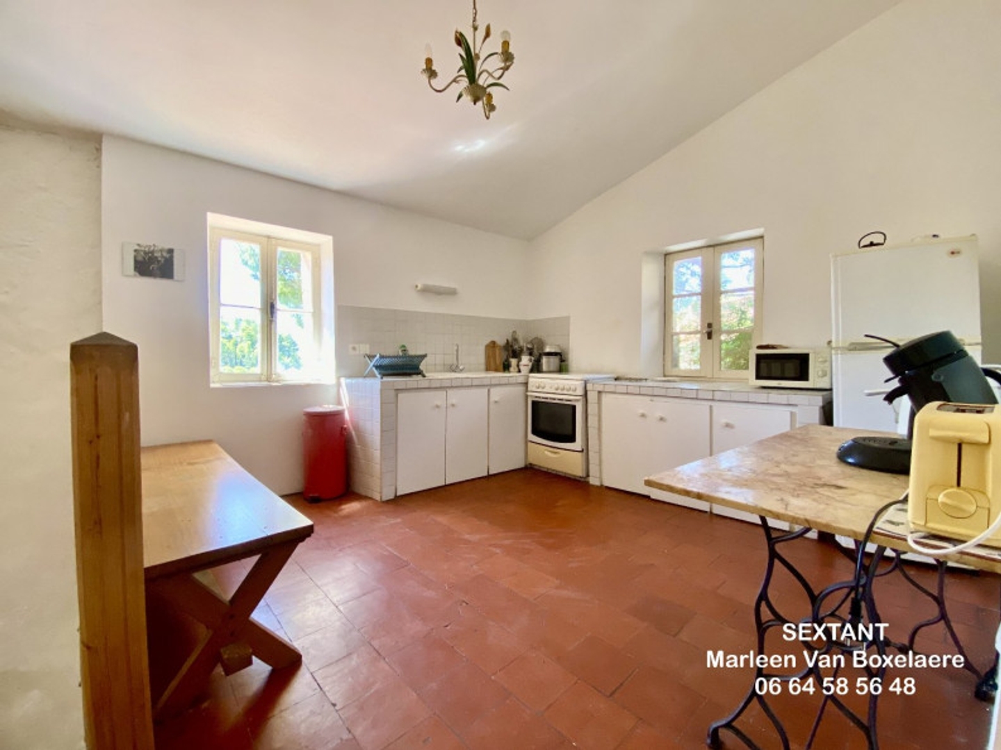 Immeuble à vendre - 6 pièces - 215m2 - Fraissé-Des-Corbi... (11360)