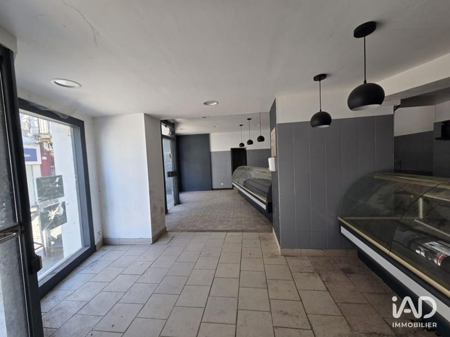 Immeuble commercial 2 pièces 300 m²