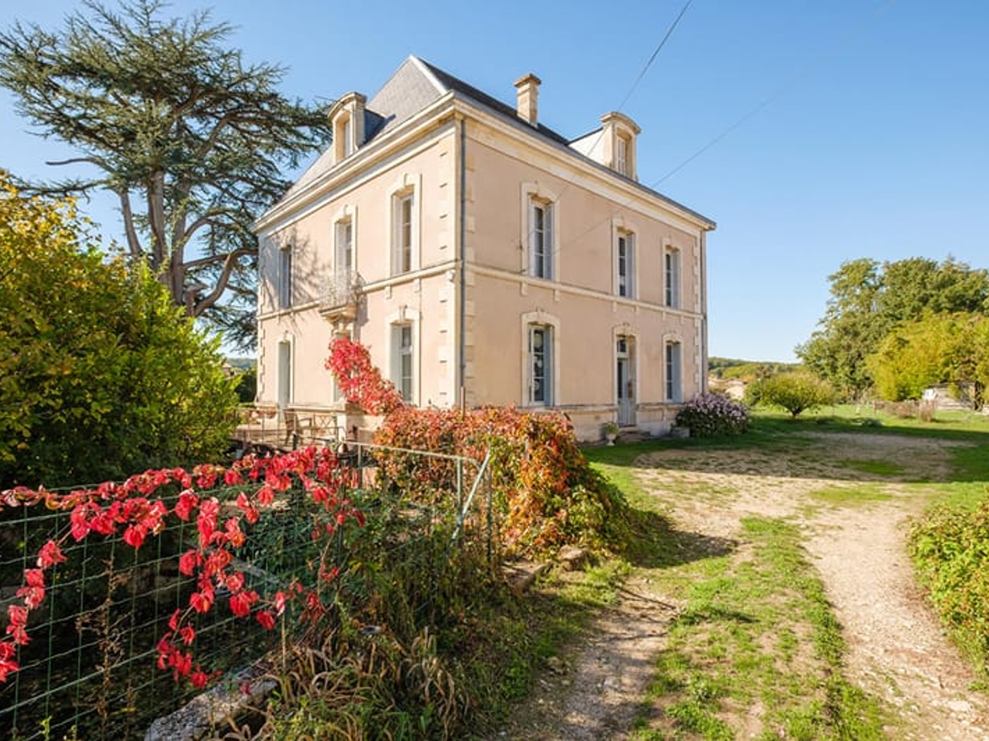 Ancienne chamoiserie au bord de la Sèvre Niortaise