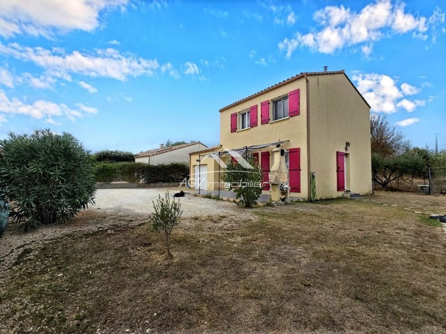 Maison individuelle, proche commodités, 4 chambres