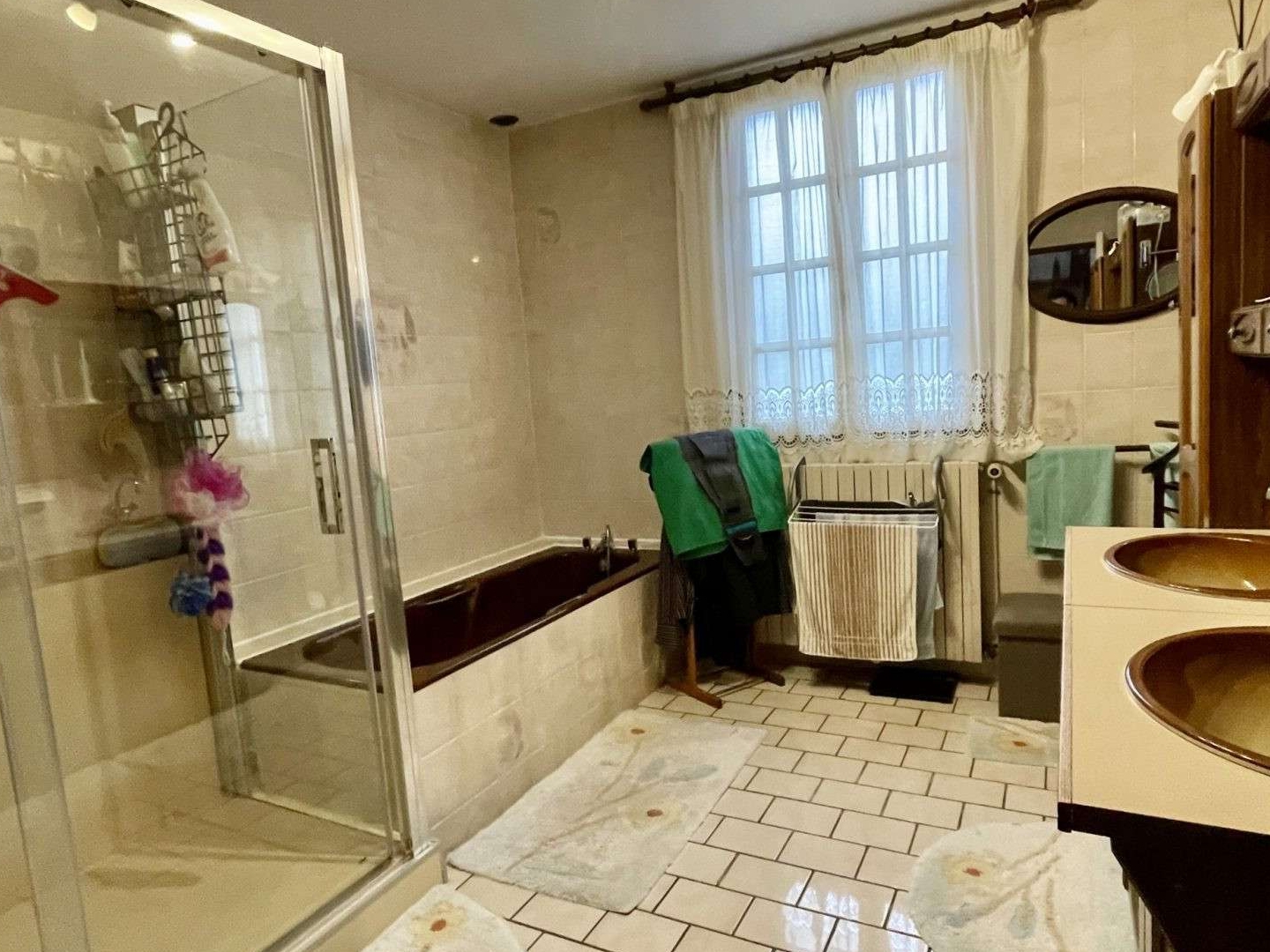 Maison à vendre - 6 pièces - 167m2 - Villeneuve-En-Per... (72600)