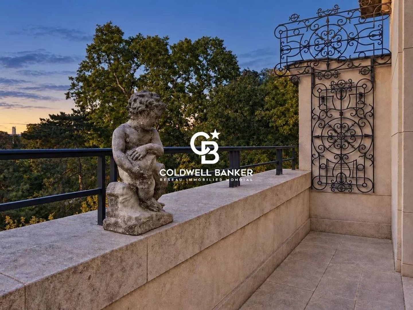 Appartement à vendre - 6 pièces - 249m2 - Paris 8e (75008)