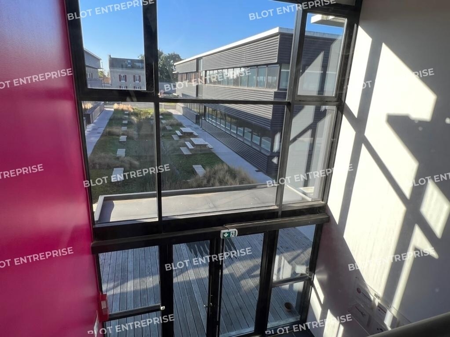 À VENDRE / À LOUER - BUREAUX 728 m² - SAINT HERBLAIN