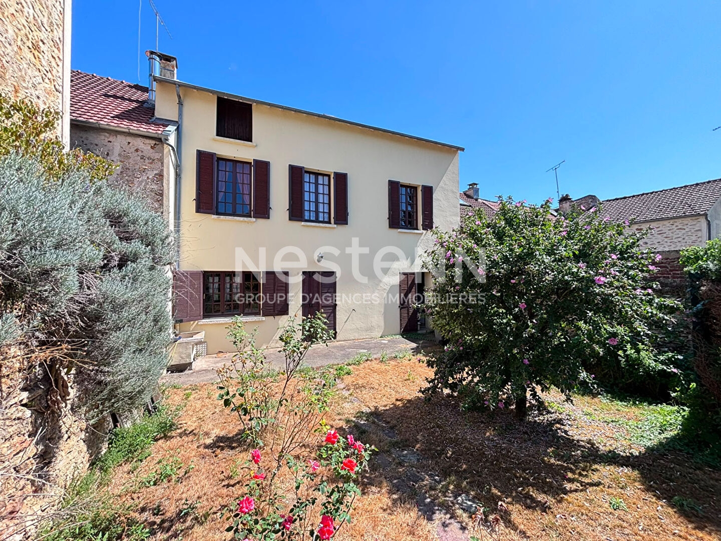 NESTENN IGNY - Maison Vauhallan Centre - 110 m² - 3 chambres - Terrain 665 m² - Jardin - Grenier aménageable - Maison à rénover - Proche Igny, Massy, Plateau de Saclay, RER C, N118