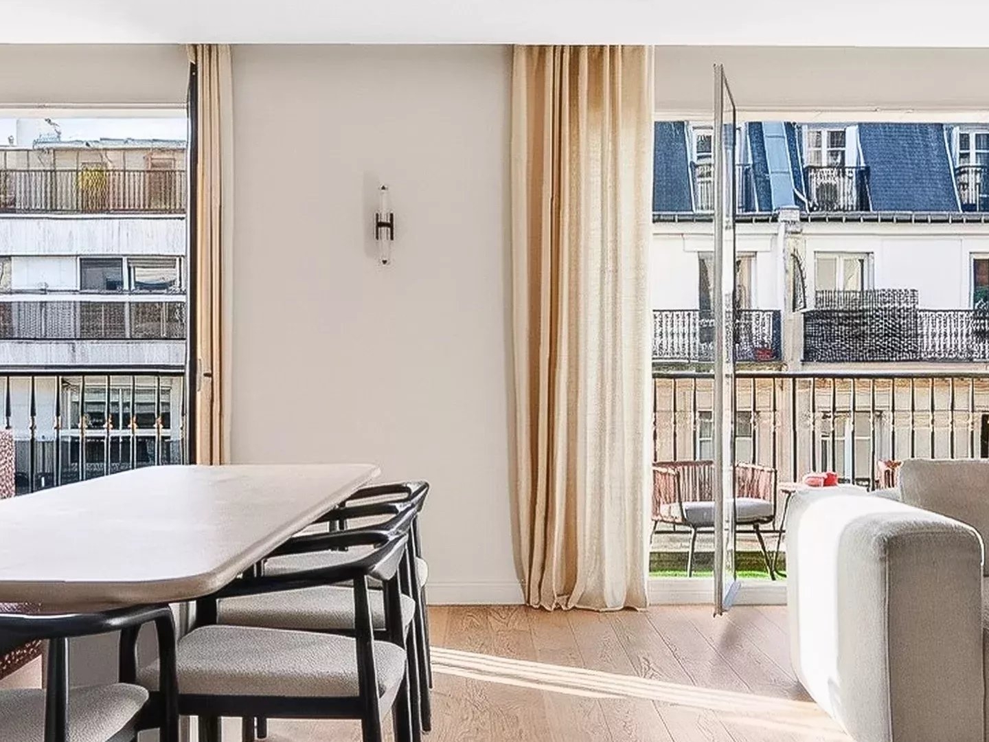 Appartement à vendre - 4 pièces - 84m2 - Paris 16e (75016)