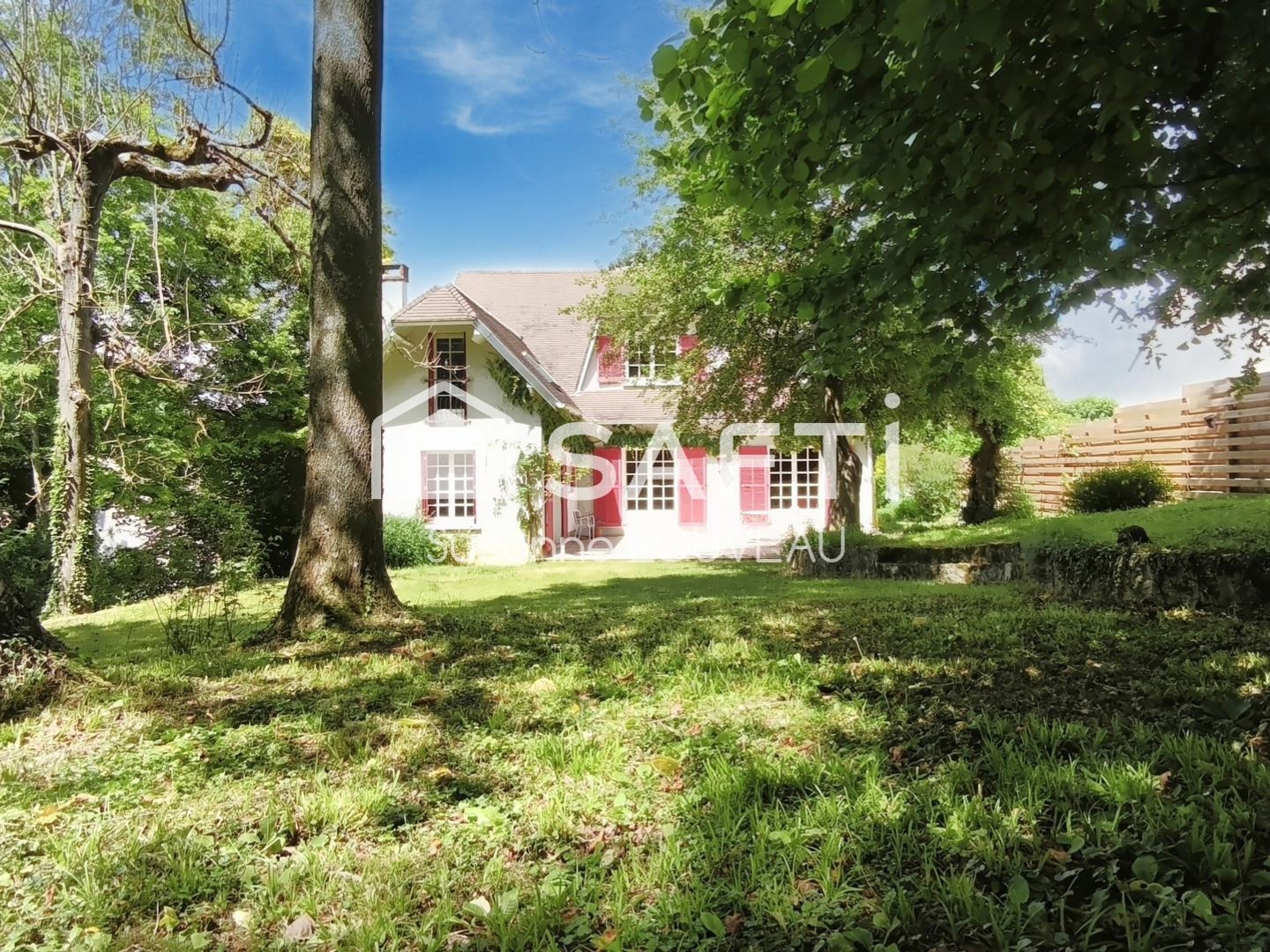 Une maison à part - à l'écart des regards