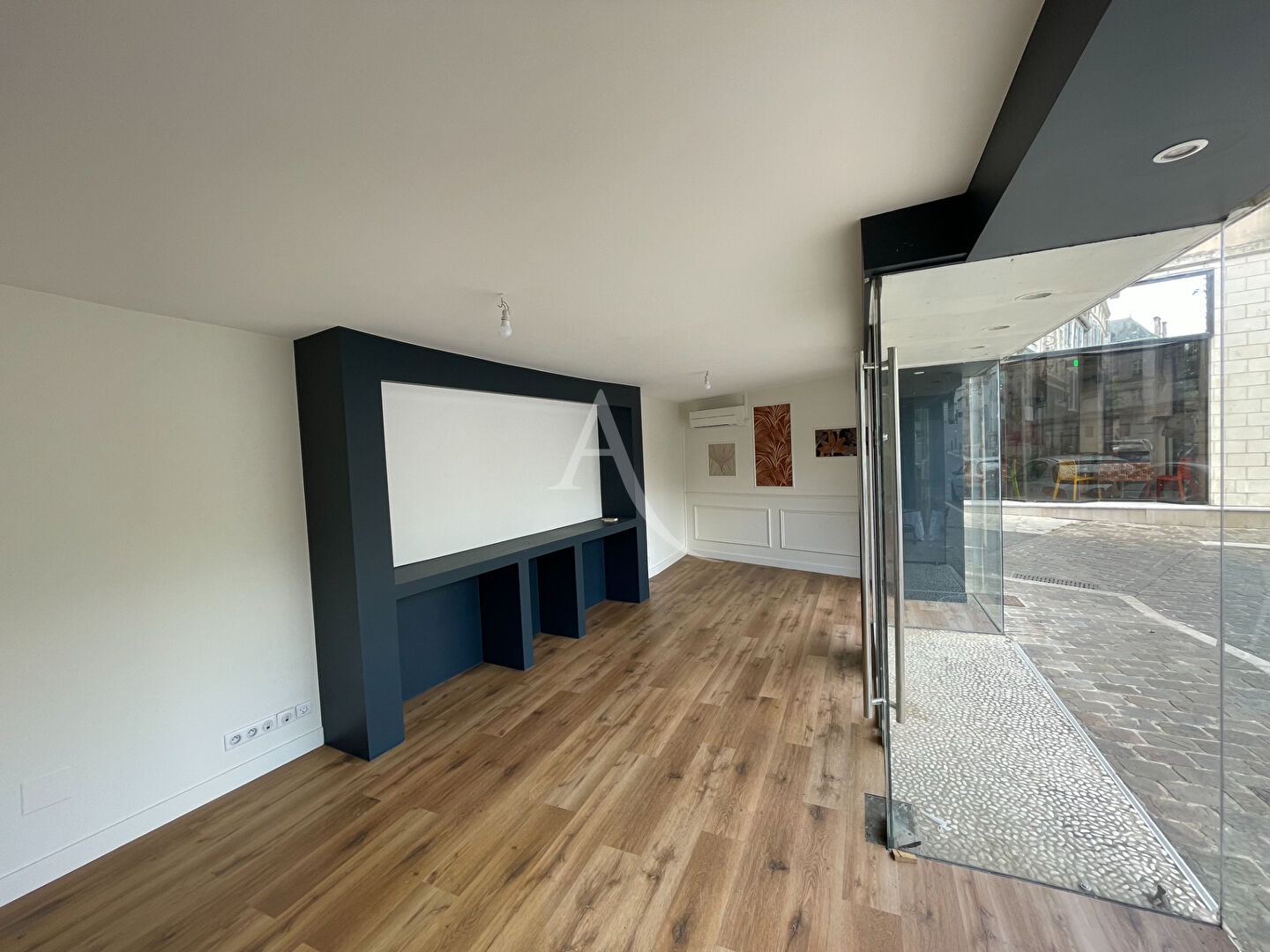 Locaux à vendre - Fontenay-Le-Comte (85200)