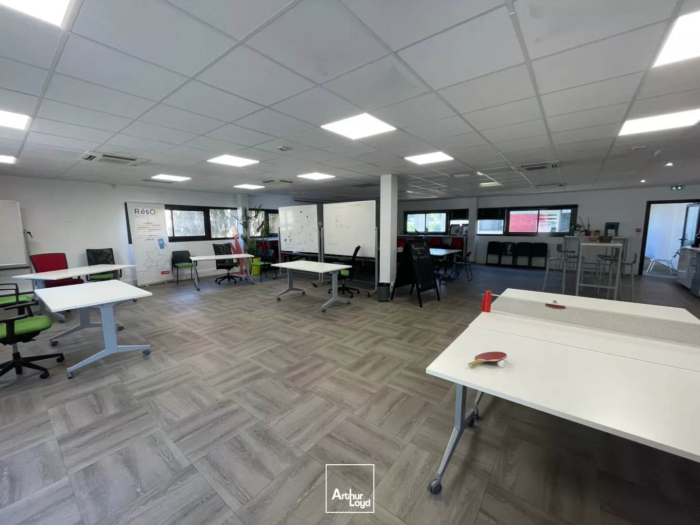 Bureaux à vendre - 944m2 - Nîmes (30900)