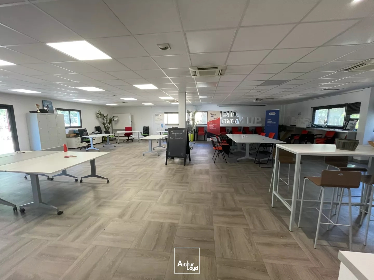 Bureaux à vendre - 944m2 - Nîmes (30900)