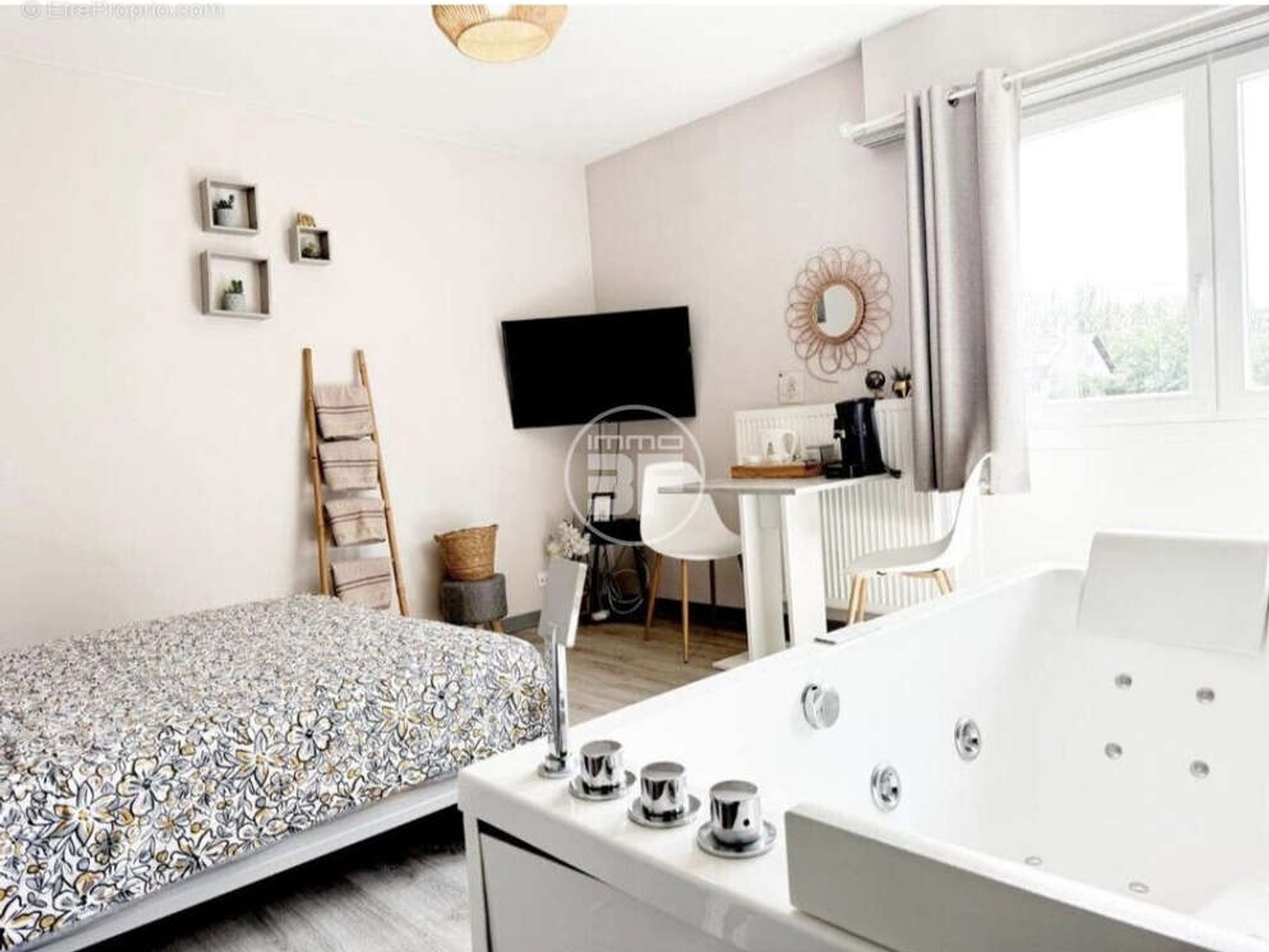 Appartement à vendre - 1 pièce - 88m2 - Saint-Louis (68300)