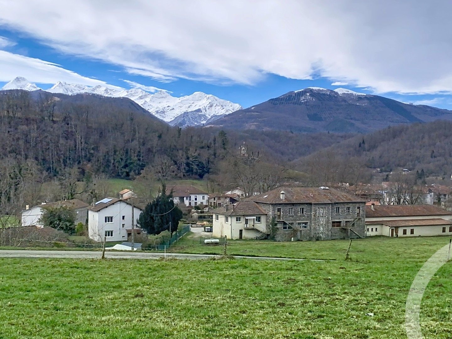 Terrain 4528 m²