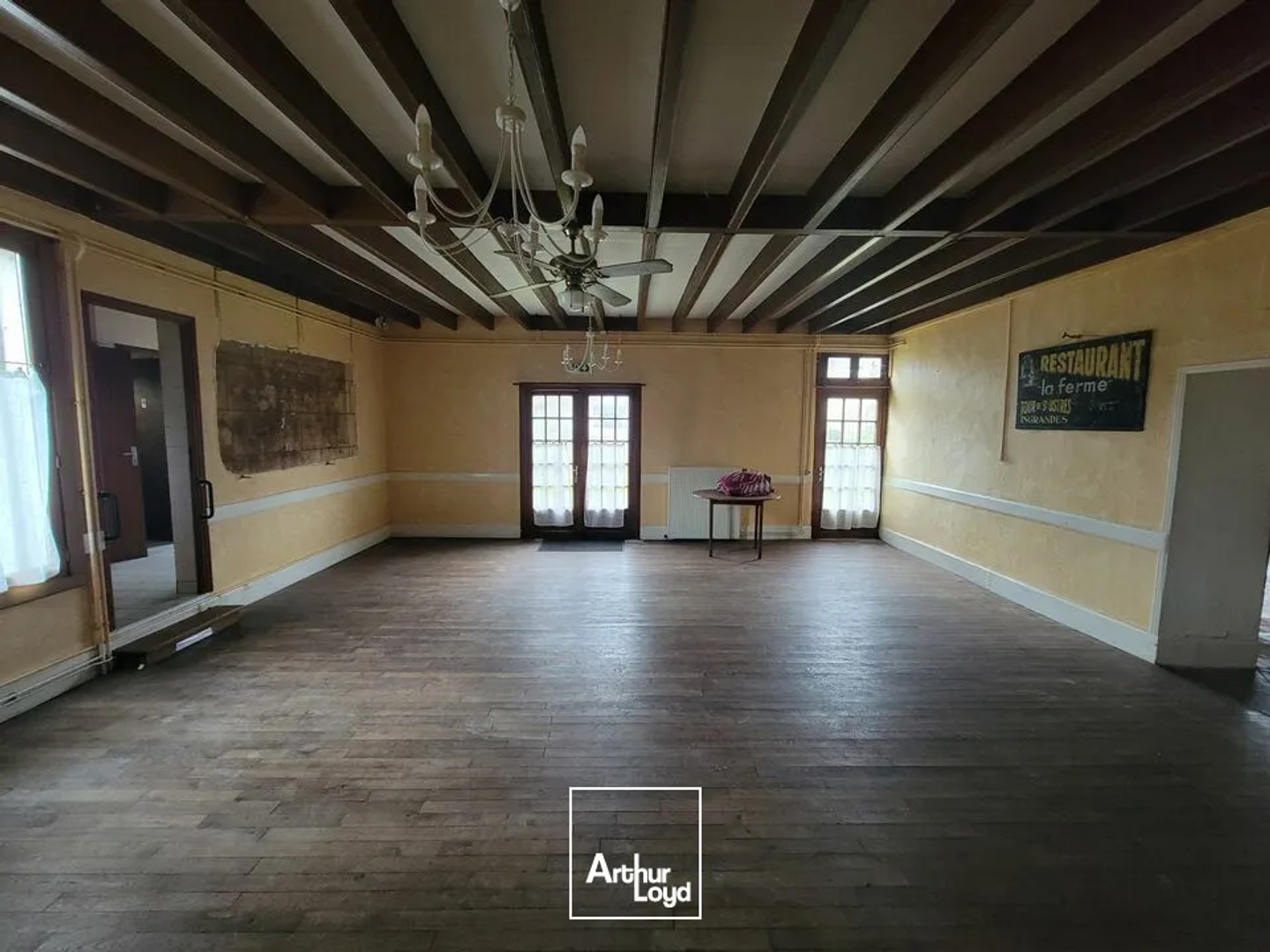 Locaux à vendre - 300m2 - Dangé-Saint-Romain (86220)